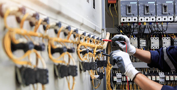Professional Electrician technician working in Salem, IL